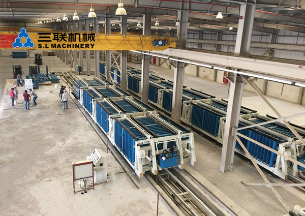 三聯(lián)機(jī)械輕質(zhì)墻板機(jī)：輕質(zhì)、節(jié)能、環(huán)保