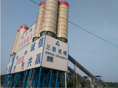 為了客戶，“擼起袖子”加油干——廣西博白攪拌站近日安裝完成即將投產(chǎn)